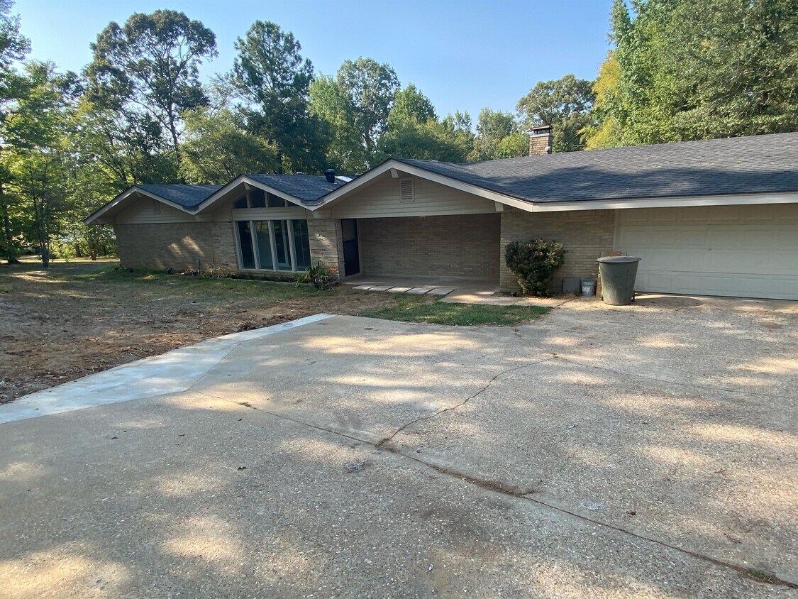 1498 W Martin Luther King Jr Ave, Grambling, LA 71245 House Rental in Grambling, LA