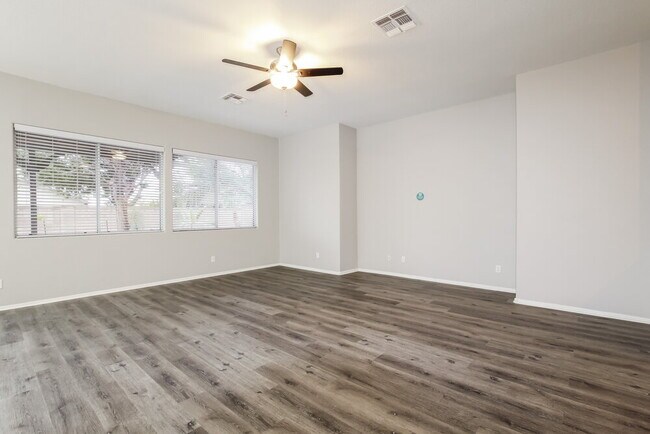 Building Photo - 13587 W Tara Ln
