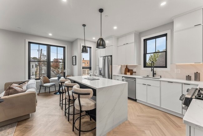 Building Photo - 106 Moore St