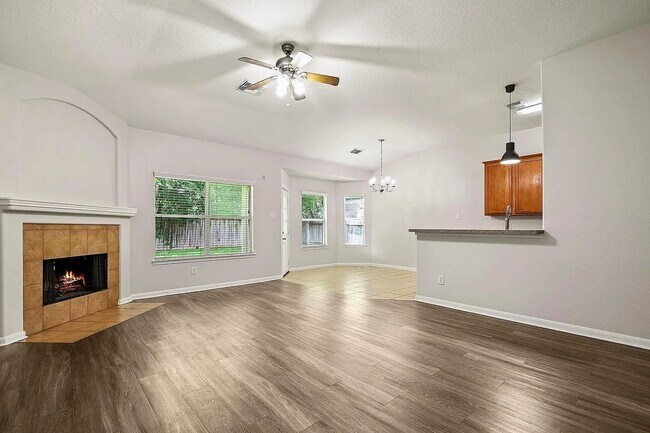 Foto del edificio - 2702 Orchard Creek Ln