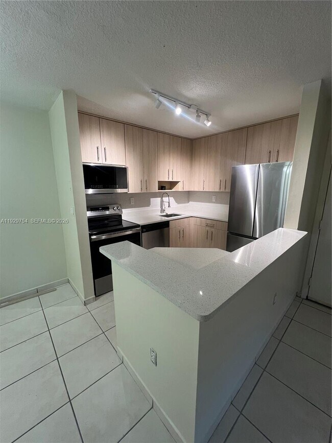 Foto del edificio - 4710 NW 102nd Ave