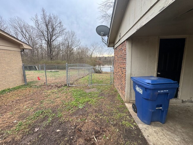 Foto del edificio - 5493 Adams Cir