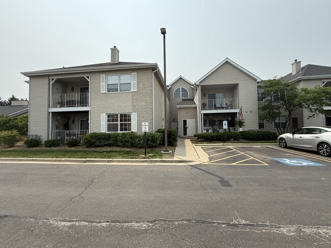 Building Photo - 774 N Gary Ave