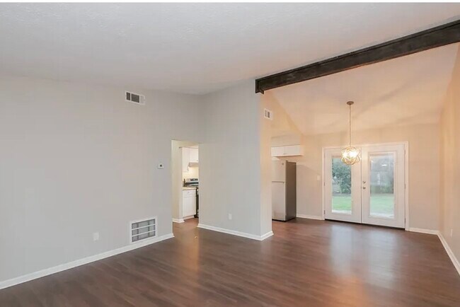 Foto del edificio - 9051 Homewood Dr
