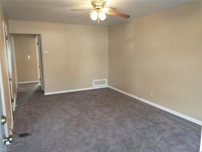 Foto del edificio - 5619 Gerald Ave