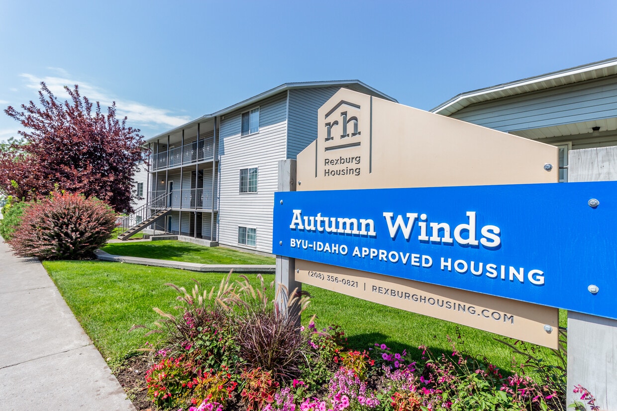 Primary Photo - Autumn Winds Apartments