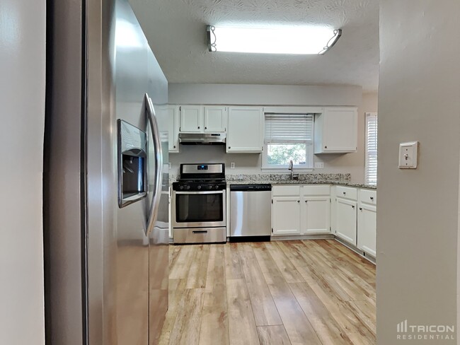Building Photo - 1130 Green Meadow Ct NW