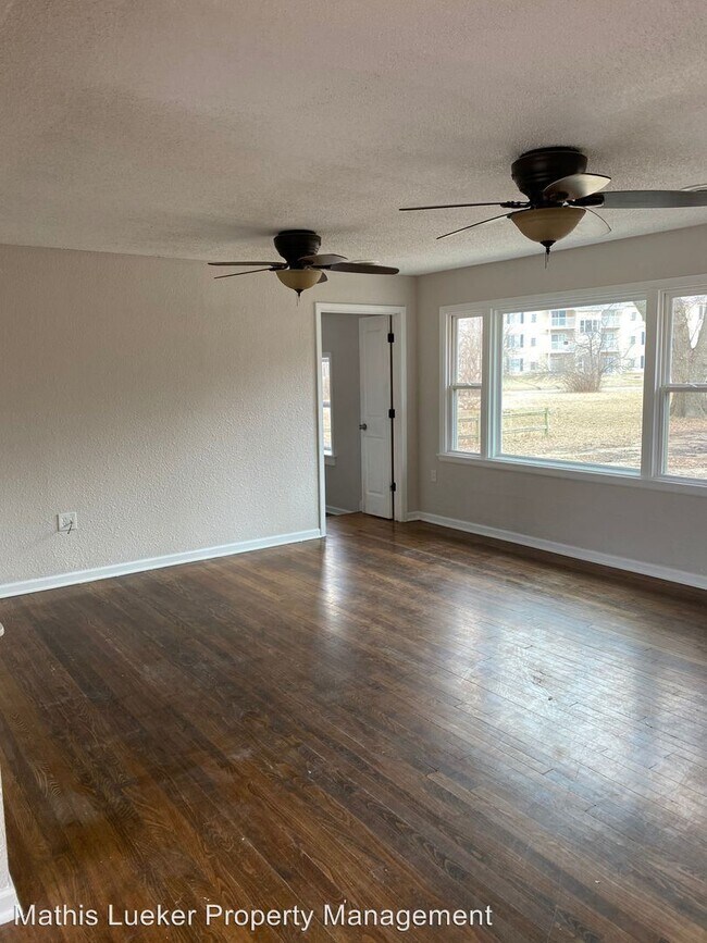 Building Photo - 4 br, 2 bath House - 1126 E. Flint Hills Blvd