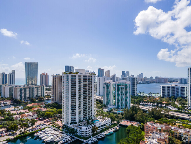 Foto del edificio - Marina Tower