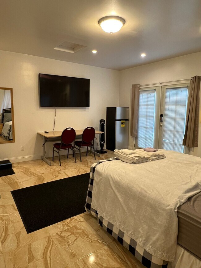 Foto del edificio - 1554 Ellis Ave