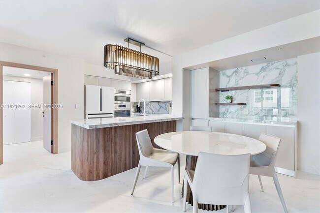 Building Photo - 2080 S Ocean Dr