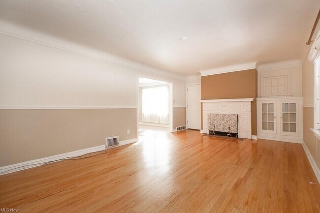 Building Photo - 1509 Sherbrook Rd