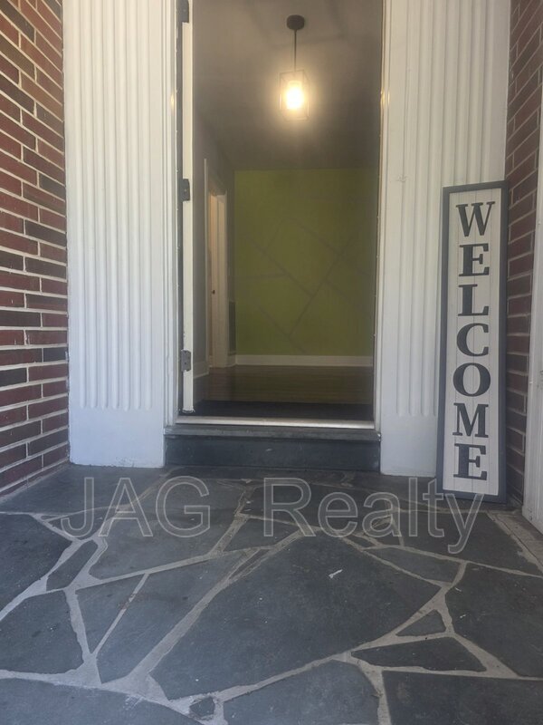 Foto del edificio - 301 N Fulton St