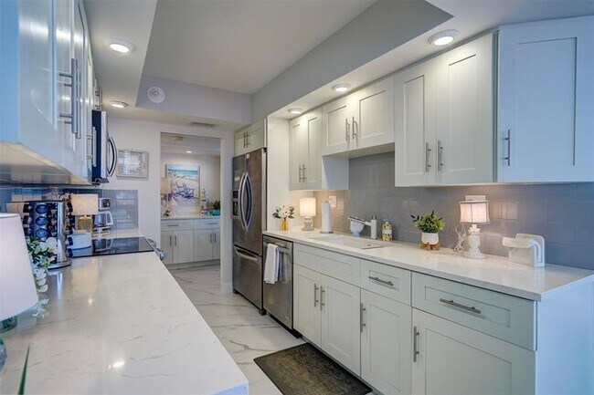 Foto del edificio - 5480 N Ocean Dr