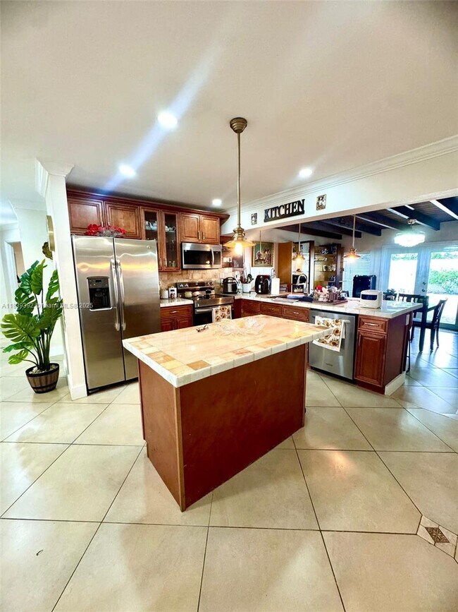 Foto del edificio - 2241 SW 43rd Ave