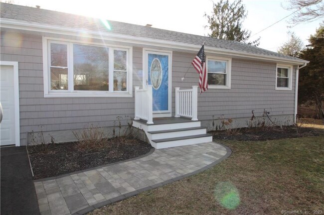 Building Photo - 13 Willow St