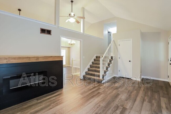 Building Photo - 6504 NW Morrell Dr