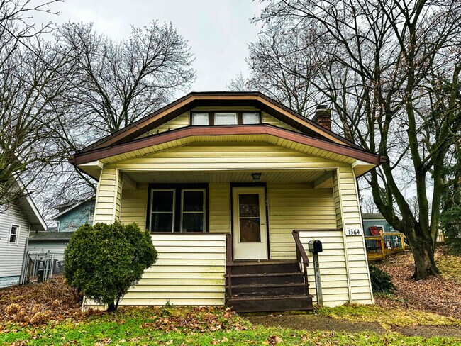 Building Photo - 1364 Eastwood Ave