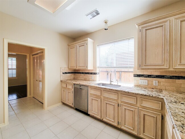Foto del edificio - 4106 Creek Ridge Ln