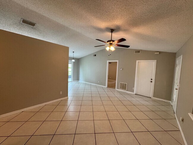 Foto del edificio - Cozy 3/2 in Deltona!!