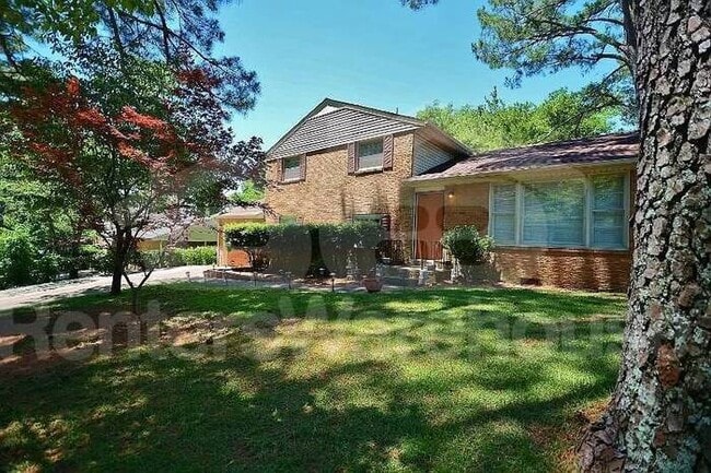 Foto del edificio - 2615 Vinyard St NE