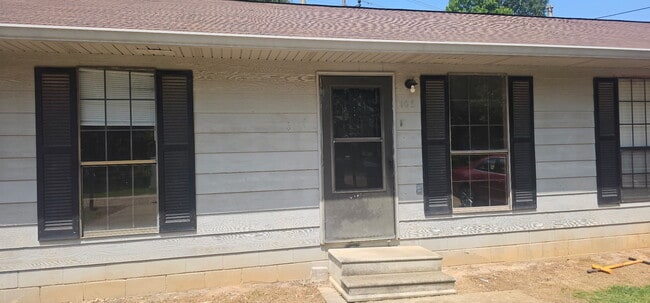 Building Photo - 103 Dorman Ave