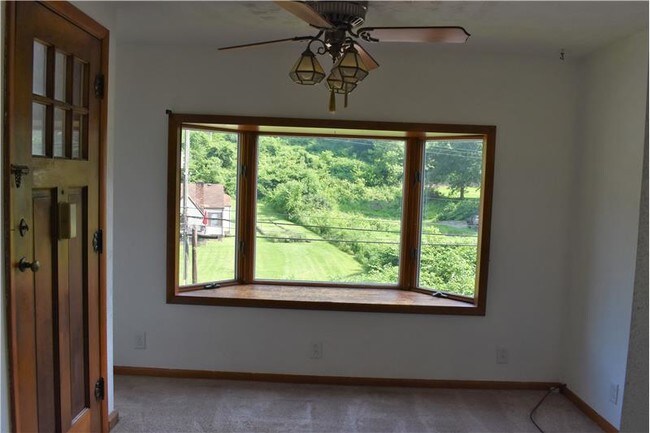 Building Photo - 533 OH-151