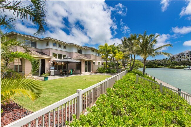 Building Photo - Modern Water Front Condo w/Gorgeous Views, A/C, Yard, & Shared Pool. Ohana Kai