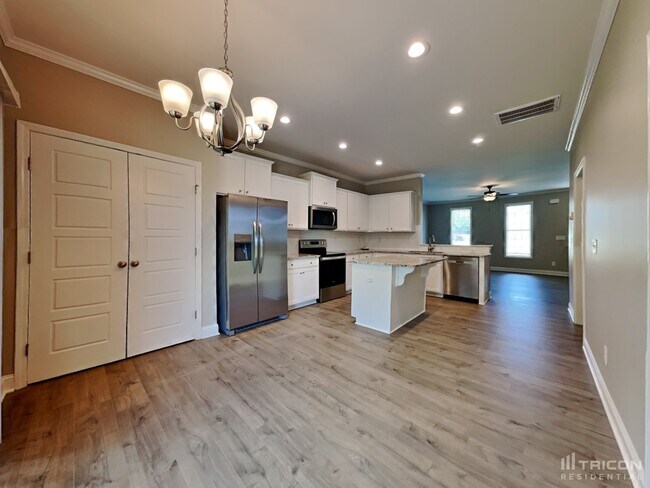 Building Photo - 121 Fish Whistle Ct