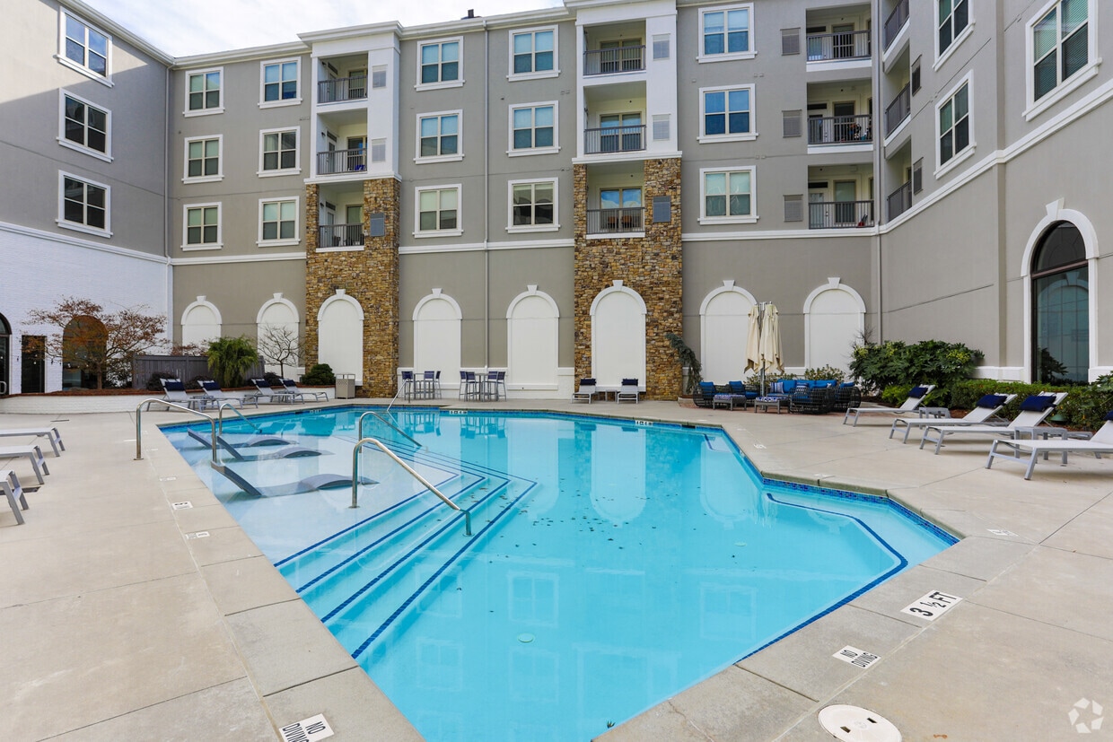 Arches at Glenridge Apartments in Sandy Springs, GA
