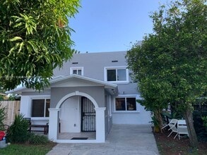 Building Photo - 3640 SW 14th St
