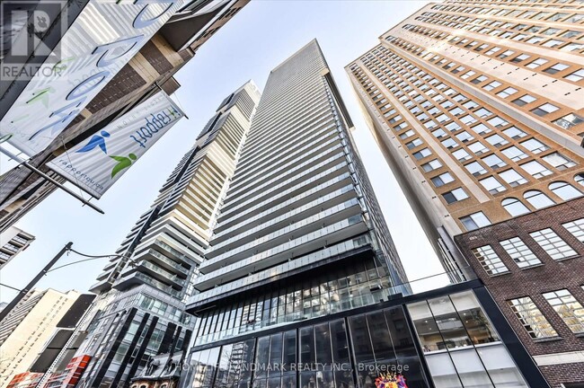 Building Photo - 15 Grenville St