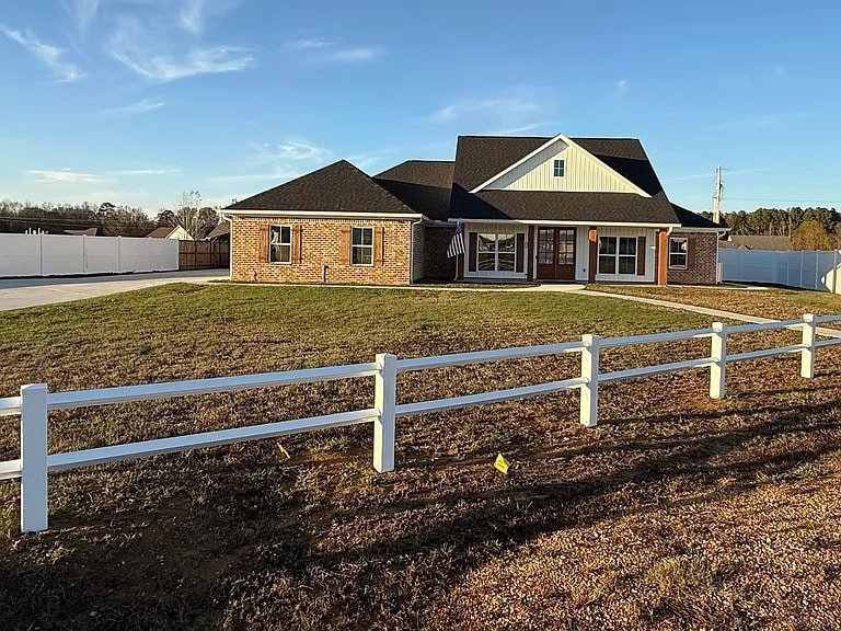 Foto principal - 300 N Rayleigh Dr