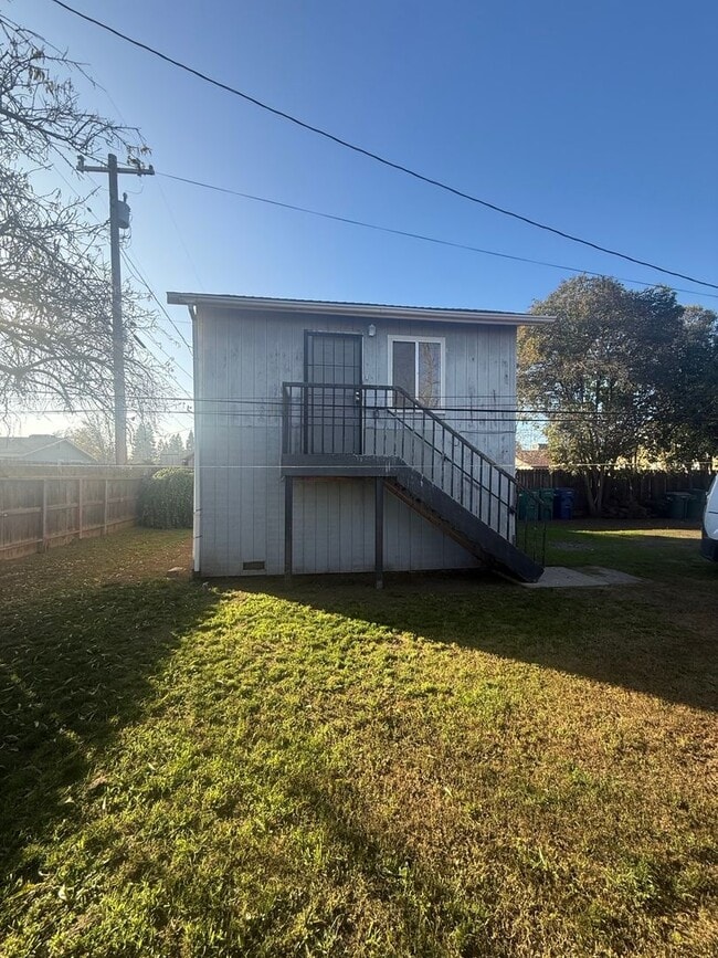 Building Photo - 13229 Le Grand Rd