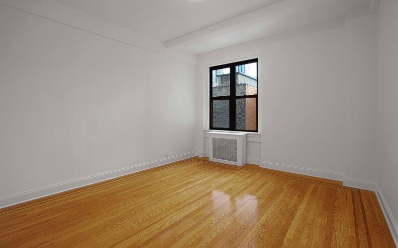 Foto principal - 215 W 23rd St