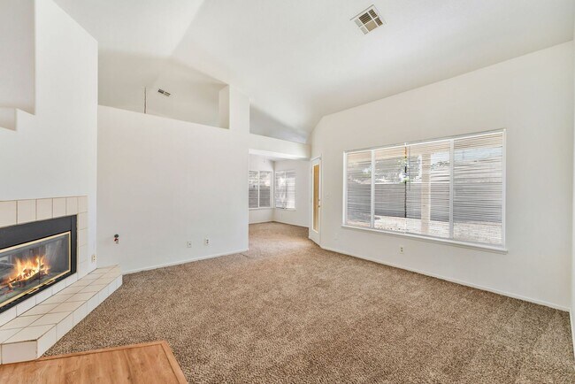 Foto del edificio - Comfort, Style & Single-Story Living in a Prime North Las Vegas Location!