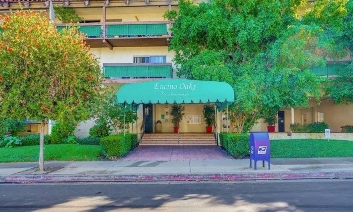 Foto principal - 5460 White Oak Ave