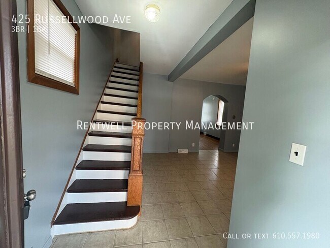 Foto del edificio - 425 Russellwood Ave
