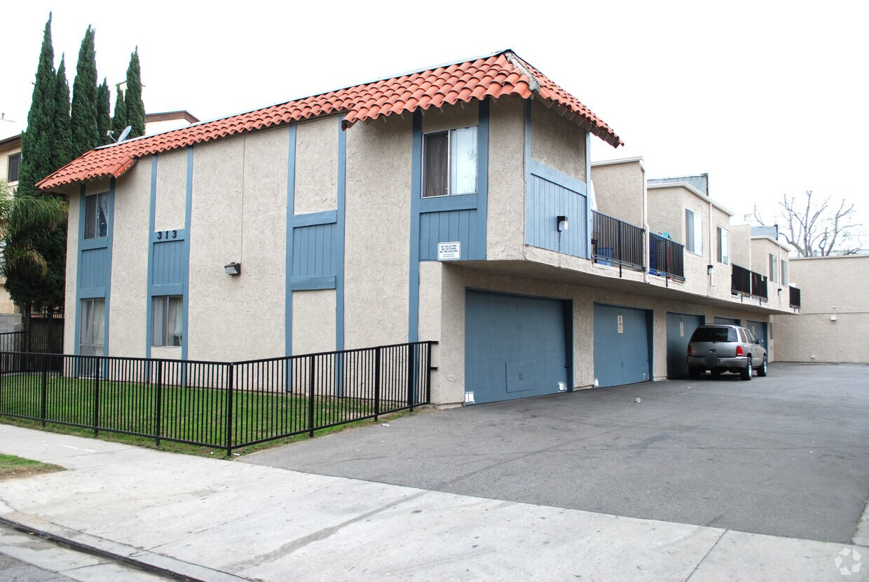 Foto del edificio - 313 W Elm St