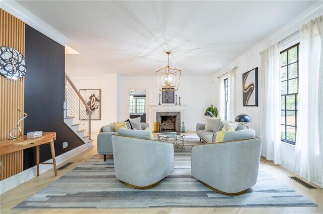 Foto del edificio - 1219 Moores Mill Rd NW