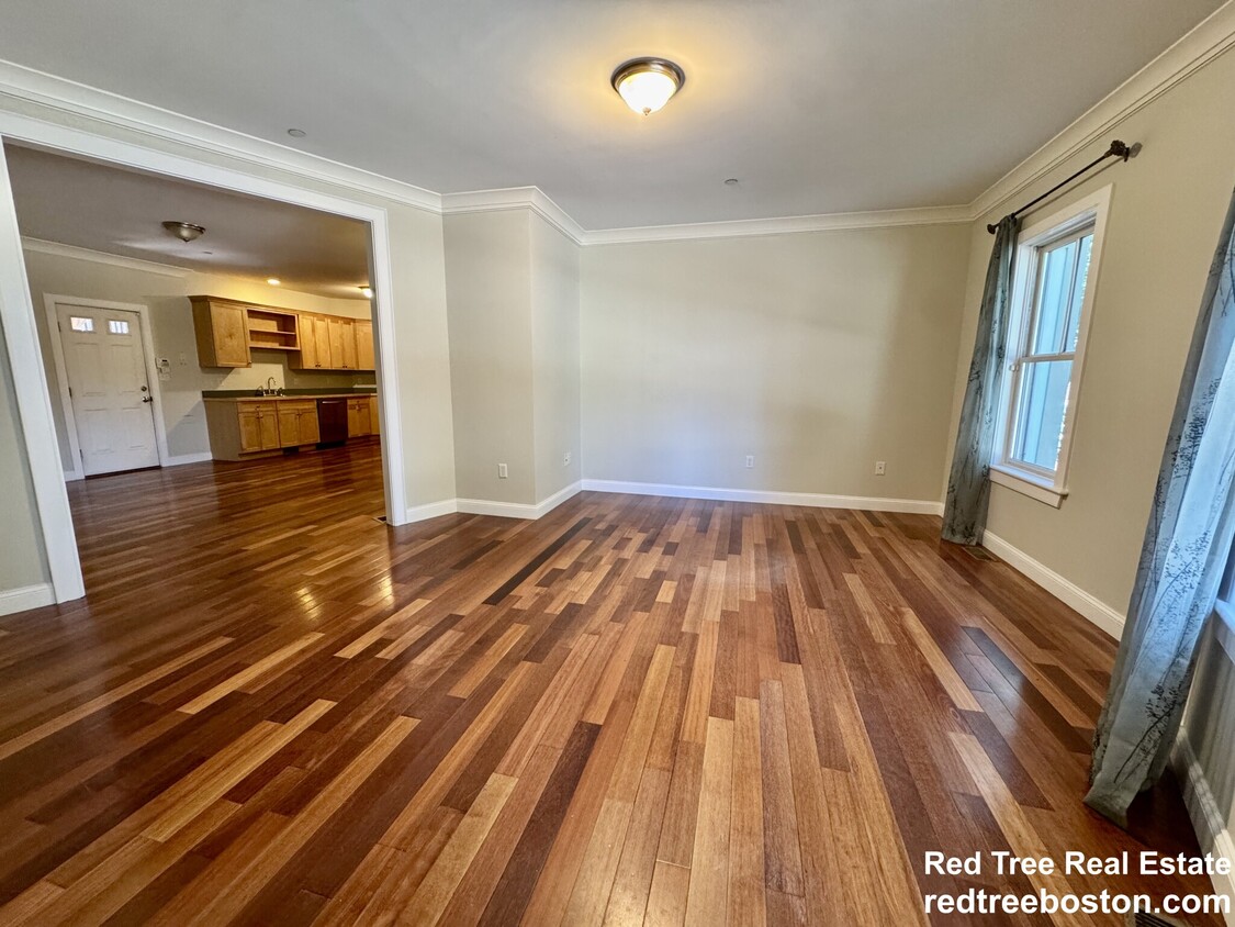 Photo - 81 Westminster Ave. Unit B