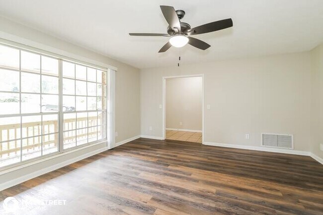 Foto del edificio - 4165 PINE RD, ORANGE PARK, FL 32065