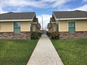 Building Photo - 503 E 3rd St