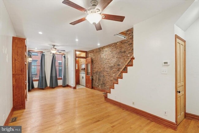 Building Photo - 890 N Judson St