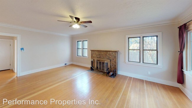 Building Photo - 4 br, 1.5 bath House - 1220 Jackson Street