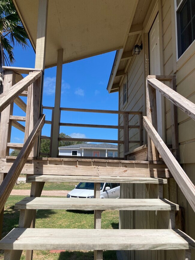 Upstairs unit - 26 Bayberry Cir