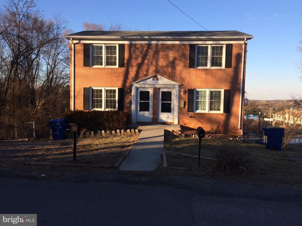 Building Photo - 104 Steele Ave