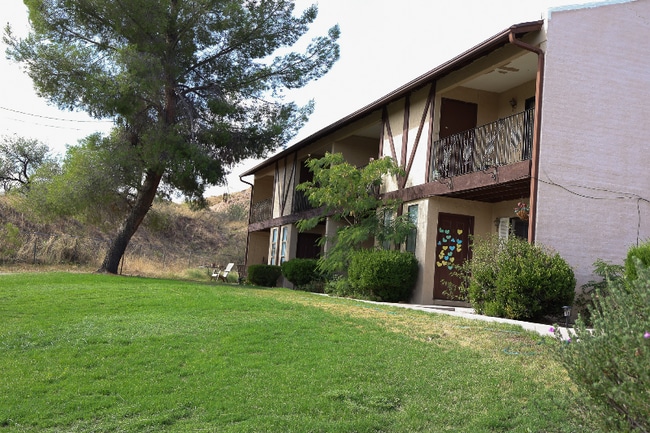 Building Photo - 797 W Mesa Verde Dr