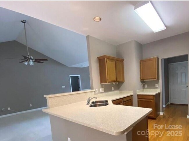 Building Photo - 9114 Strattonville Ct