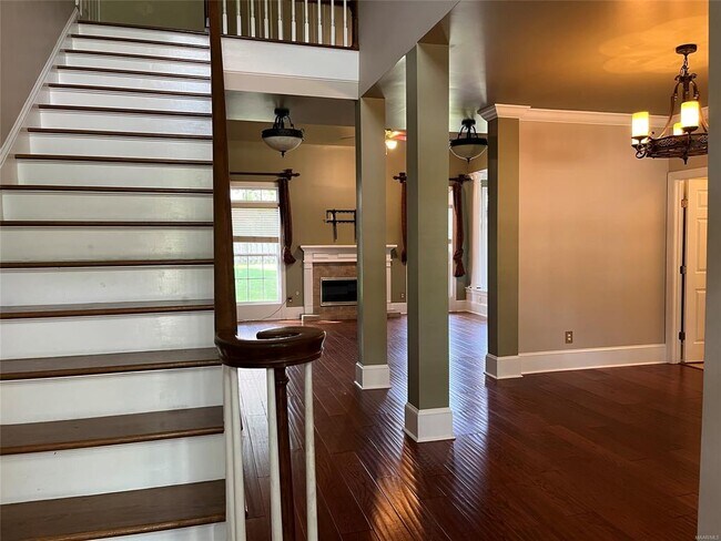 Building Photo - 8643 Hearthstone Dr